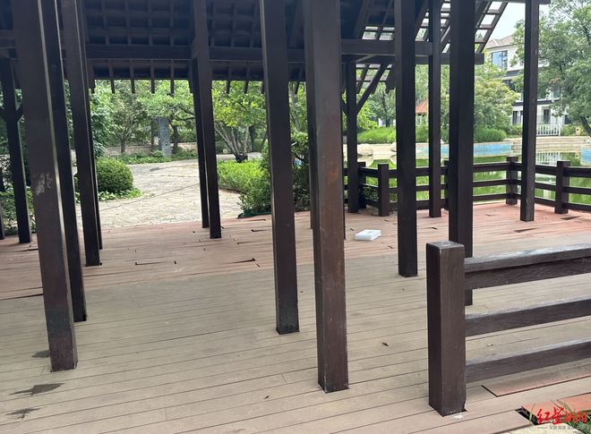 高兴不起来？北京一小区的新旧物业“拉锯战”pg电子网站一个门岗两家保安抢着守业主为何(图2)